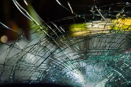 Cracks That Cannot Be Repaired - Lucky Auto Glass Will Help You To Determine If It Needs To Be Replaced or Repaired